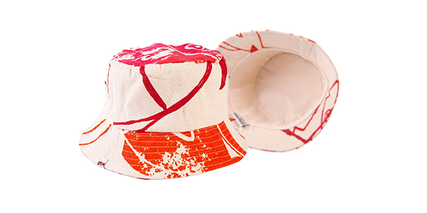 cappello da pescatore in cotone organico decorato da stampa serigrafica